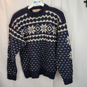 Club Monaco Vintage Navy and White Patterned Sweater Size L In EUC